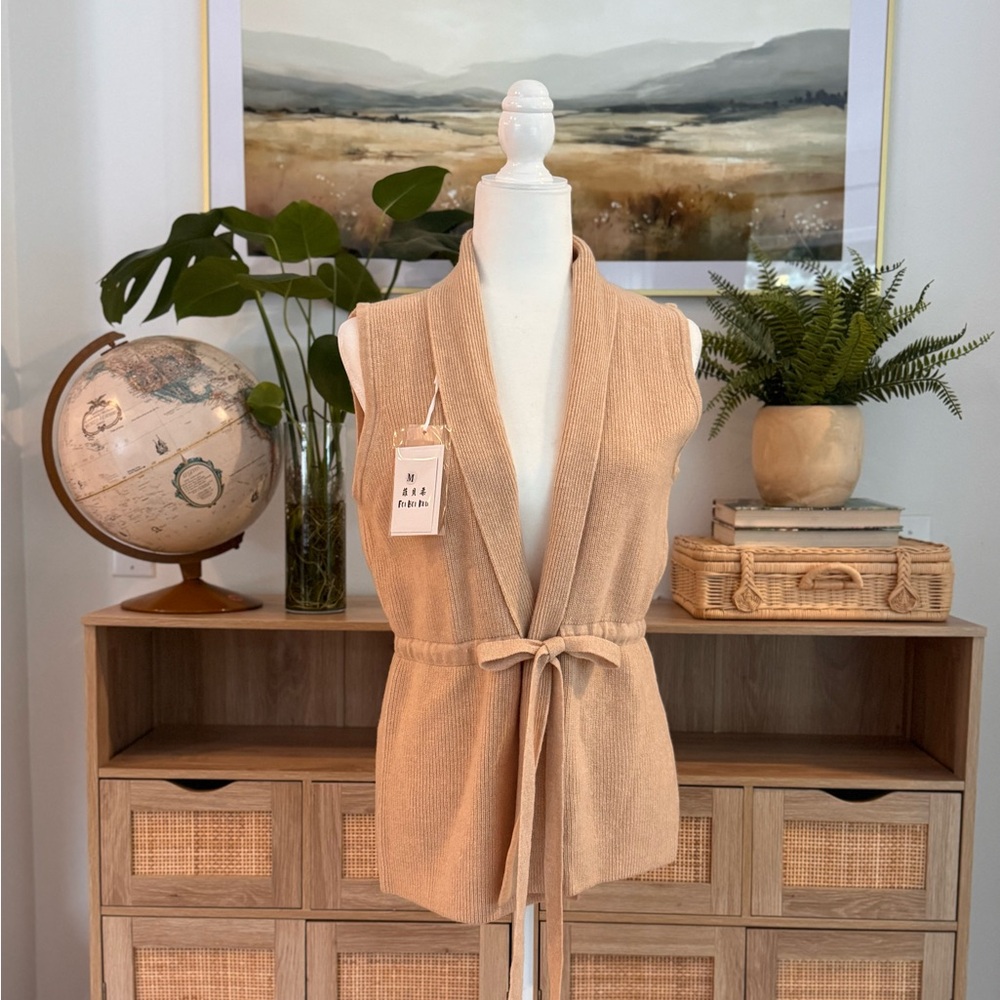 Brand new high-quality couture sweater vest